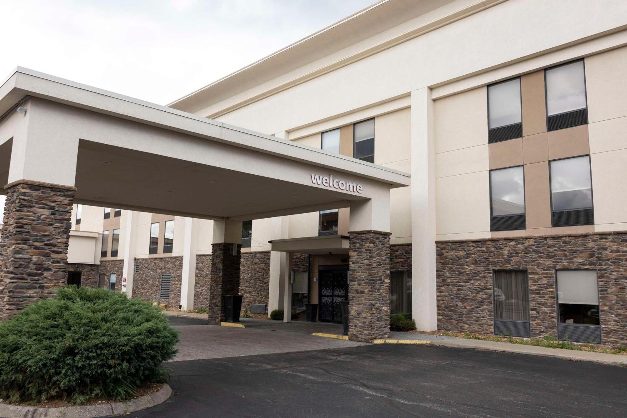 Hampton Inn Kent/Akron Area Ngoại thất bức ảnh