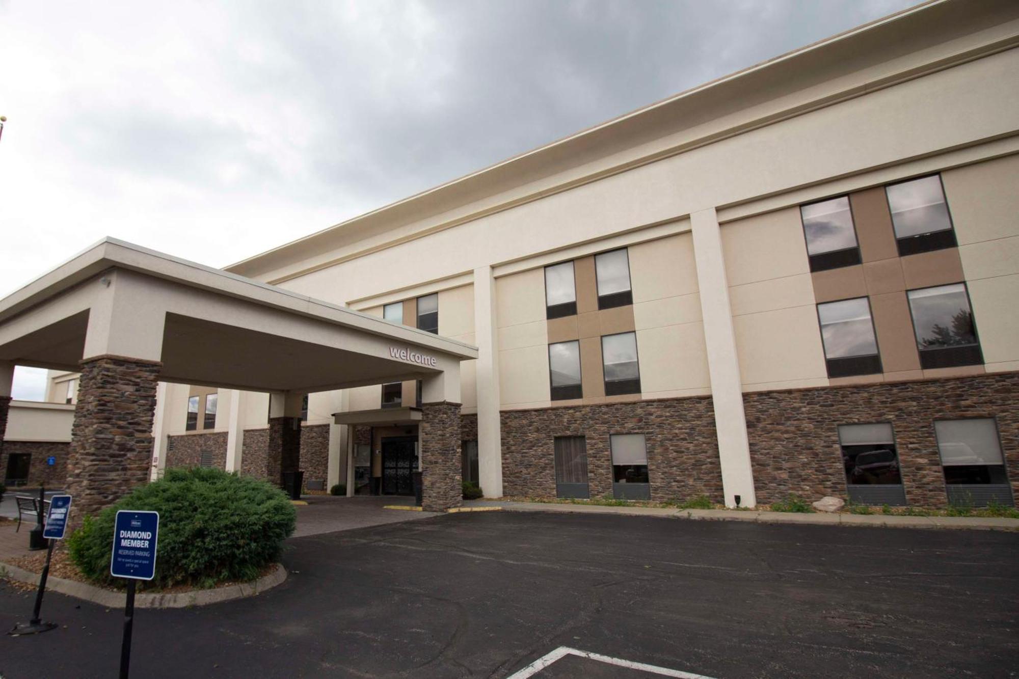 Hampton Inn Kent/Akron Area Ngoại thất bức ảnh