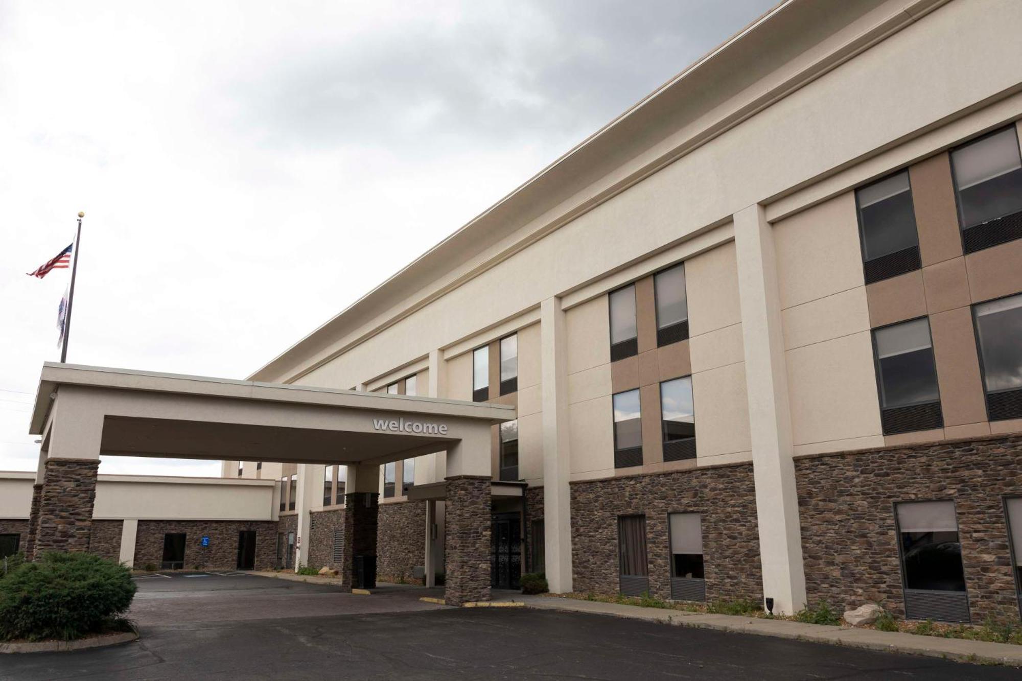Hampton Inn Kent/Akron Area Ngoại thất bức ảnh